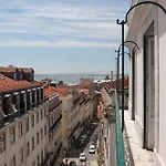 Chiado Otel *